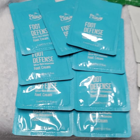 Farmasi Dr. C. Tuna Sample set - Picture 2 of 5